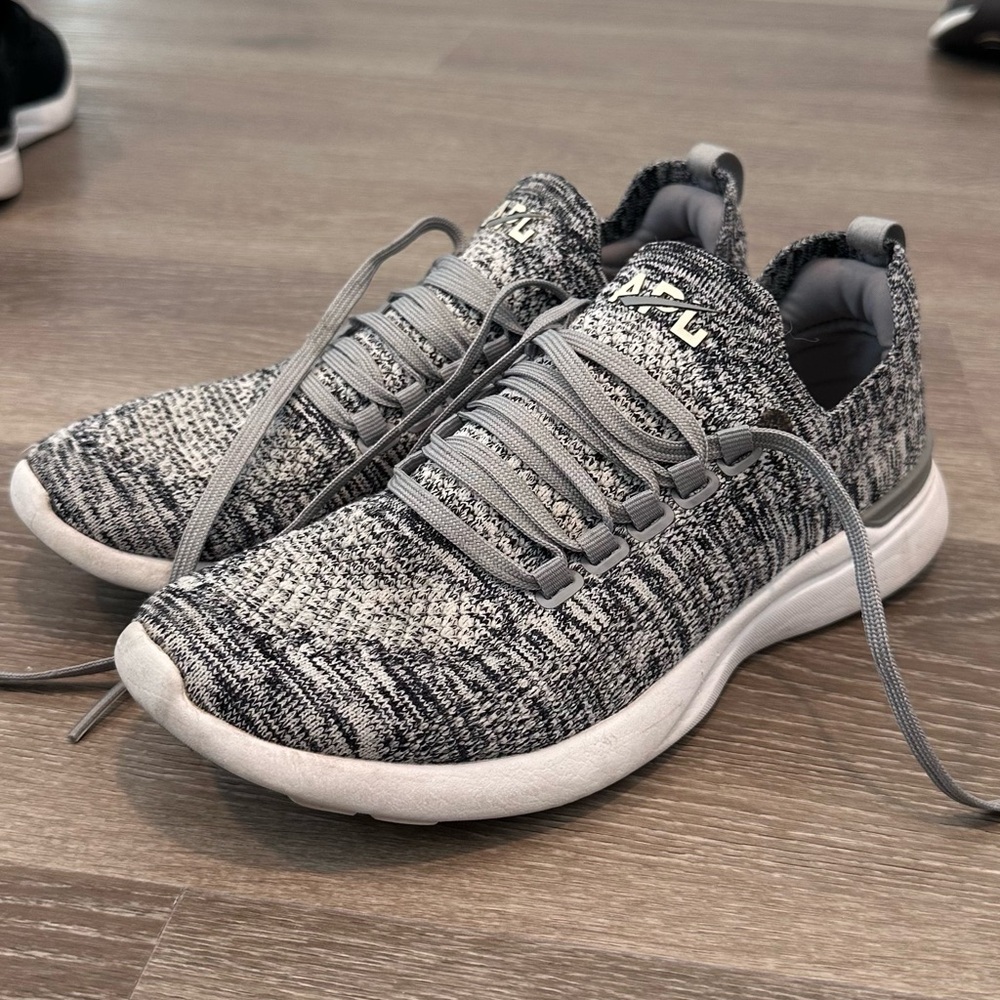 APL Women's sample TechLoom Breeze